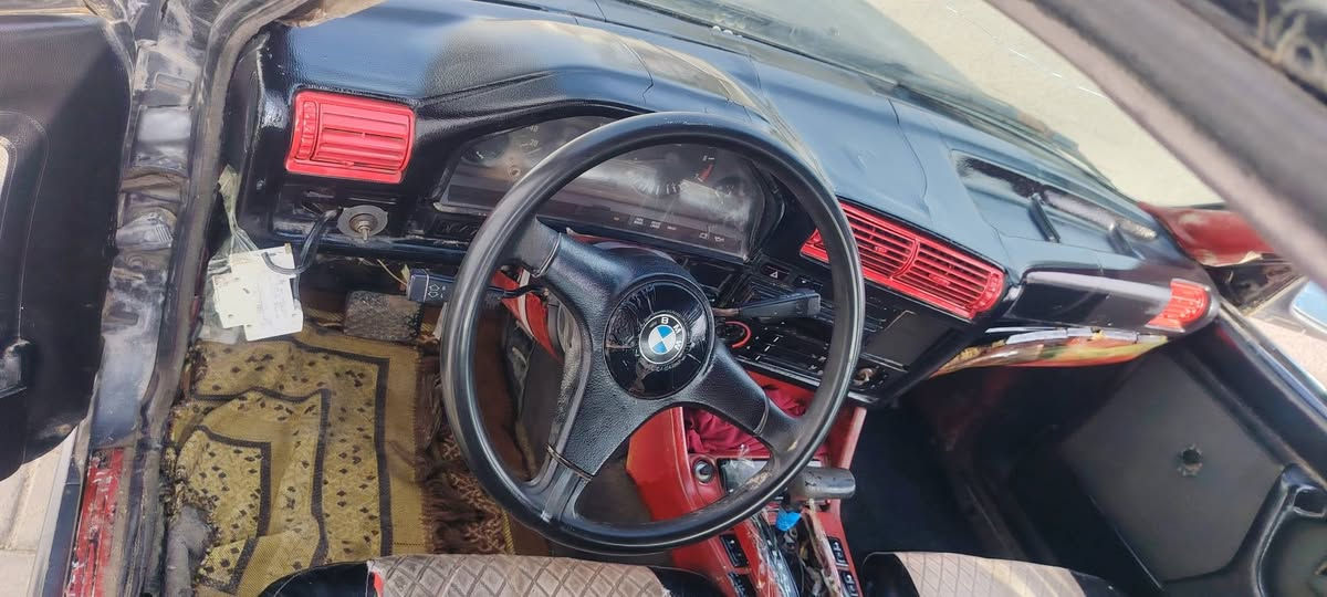 السلام عليكم بيام البيع مكينه مال راس الثور بيها مكينه السياره حلوه وجير راعي بالنجفف سياره على الحطه مكينه الممارسه الثور بيها 30000.  ***********
