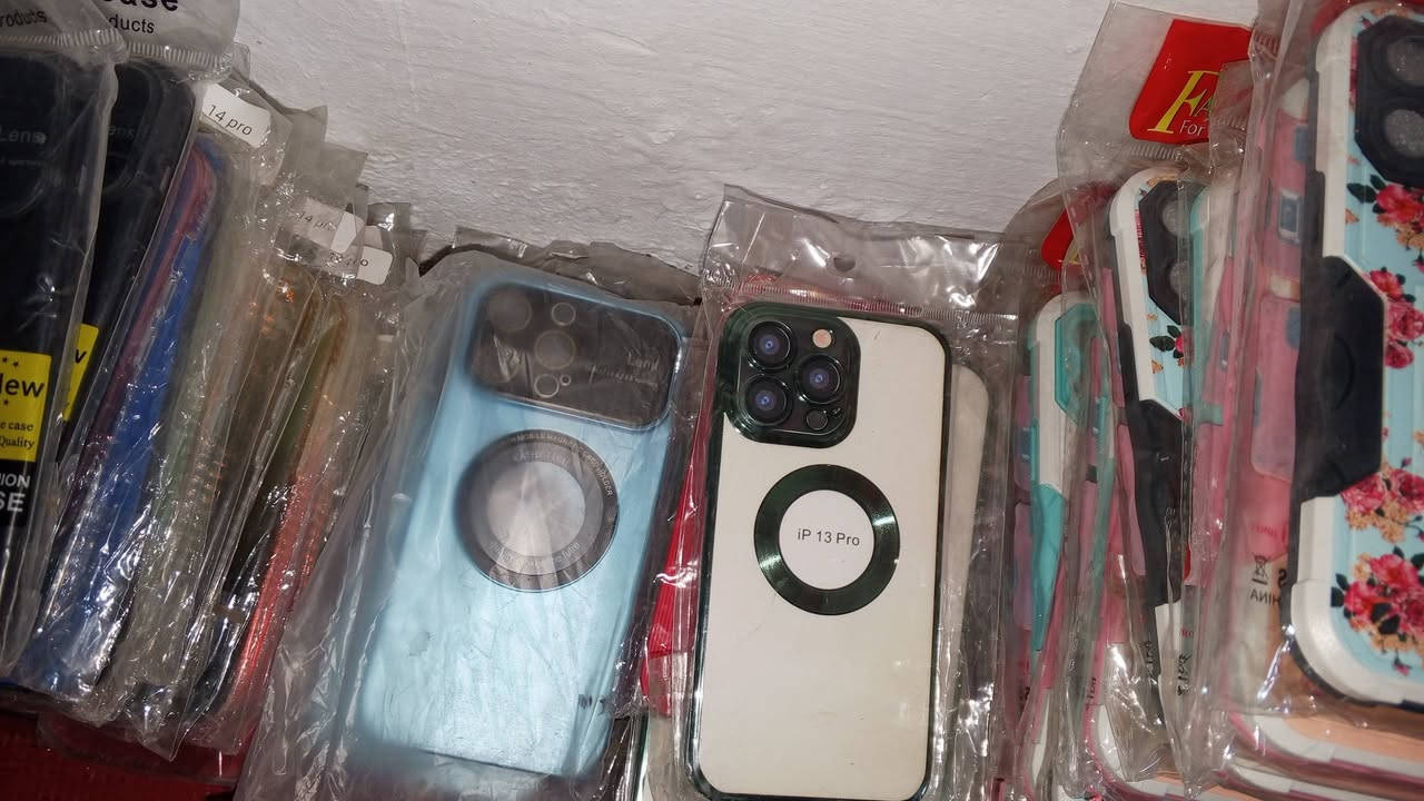 السلام عليكم 

متوفر كفرات   العدد.  3.000قطعه 

ابيع كل الكميه 

متوفر توصيل جميع المحافظات 🚕 
التوصيل مجاني 🔥🔥🔥🔥🔥🔥

الايتمات ايفون  والترا كلكسي هواوي ريلمي ريدمي انفنكس بوكو هونر مشكل يجيك كل الايتمات 

السعر 750الف وبي مجال 

واتساب ***********
