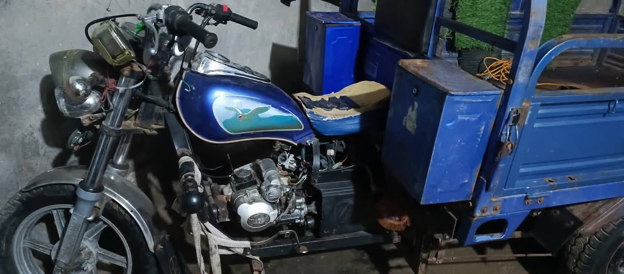 سلام عليكم ورحمة شباب ستوته جمره مديل 20 يرادلها مكينه ستوته حلوه ونضيفه سعل 1500وبيها مجال طيحتلك فلوس لمحرك مكاني لبصره كرمت علي ابو صخير لمعسكر وهاذ رقمي بس واتساب ***********
