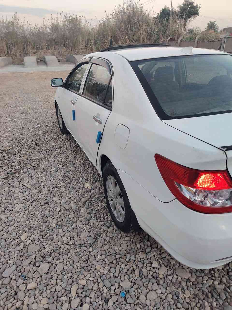 السلام عليكم بيوايدي f3 مديل٢٠١٣ سنويه نافذه بسمي تحويل مباشر مصفره غرامات محوره محرك وكير كامري أوتو محرك كير حداديه جديد كهربائيات كله شغاله تخم تاير ياباني السياره عله وضع الشركه كفاله عده بارد ورى باب السايق السعر ٤٢ وبي مجال بصيط للتواصل *********** مكان السياره ديوانيه الحمزه الشرقي بيع فقط بدون مراوس غير متواجد عالفيس
