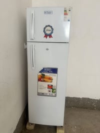 لبيع جديدة صار اربع اشهر من شتريتها للاستفسار الاتصال عل رقم 077775116...