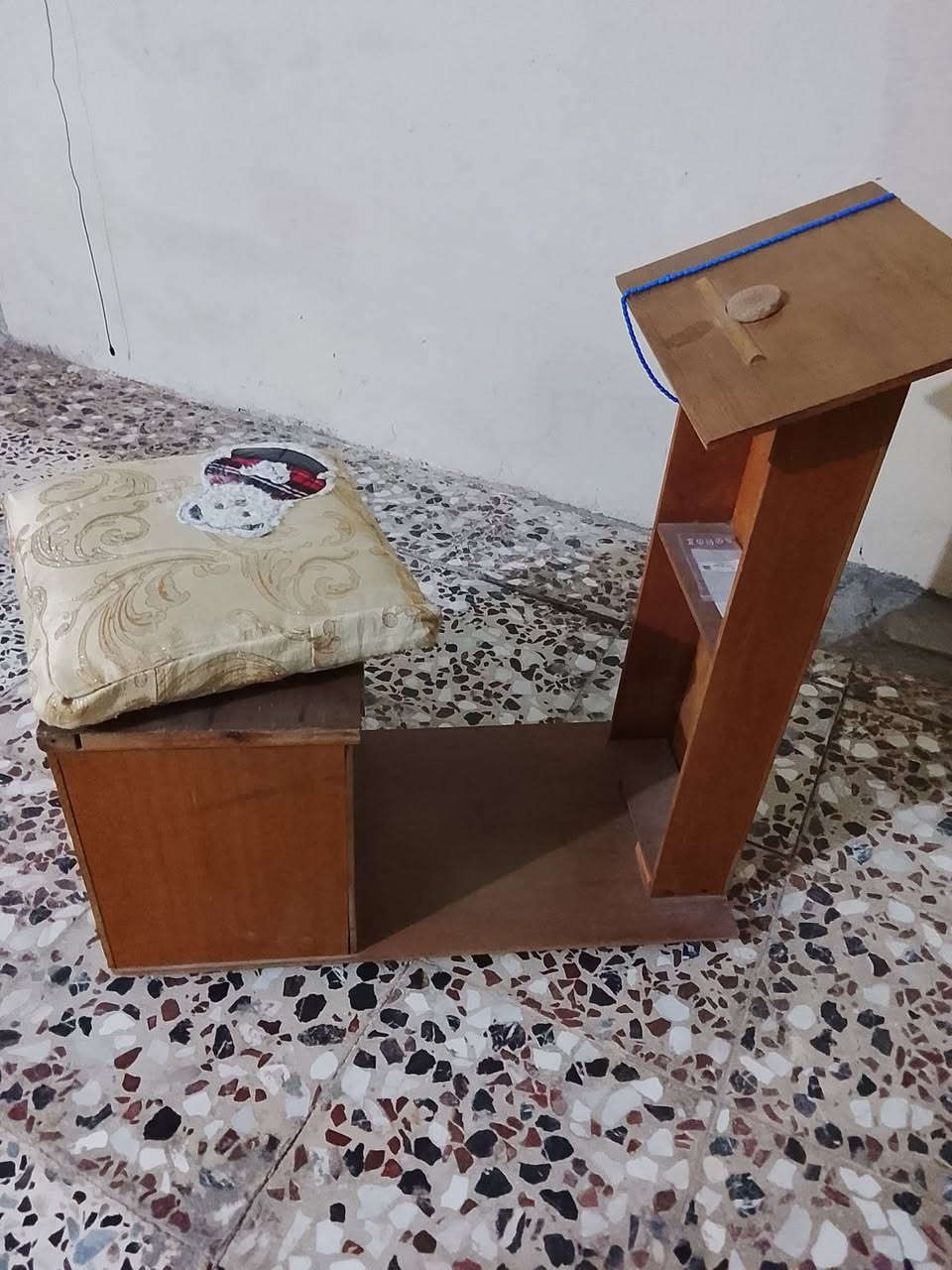 السلام عليكم غراض للبيع كنتور 3باب مامستعمل معرض تركي كومدي طبلات عدد4 رحلة صلاة طباخ كوزان نفط برميل عوزه شوية اتصل على ***********
