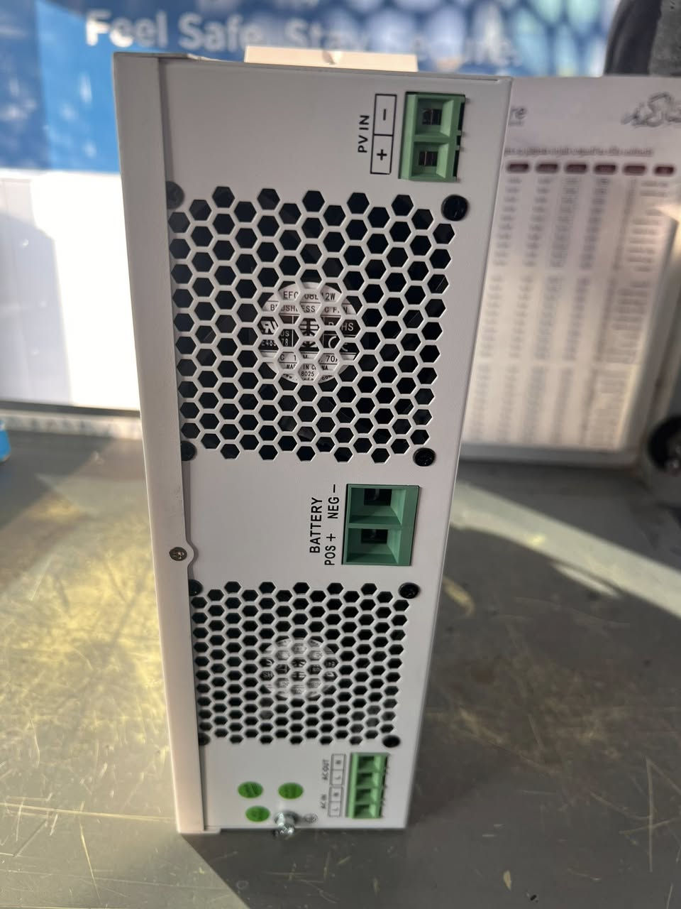 للبيع انفيرتر طاقة شمسية (Hybrid Inverter)

انفيرتر طاقة شمسية هايبريد قدرة 3.5 كيلو واط يعمل على نظام 24 فولت، مناسب للبيوت وأنظمة الطاقة الشمسية. الجهاز مستخدم استخدام خفيف وحالته ممتازة وشغال بدون أي مشكلة.

المواصفات:
 • النوع: Hybrid Solar Inverter
 • القدرة: 3.5 كيلو واط
 • الفولتية: 24 فولت
 • يعمل مع الألواح الشمسية والبطاريات
 • نظيف جداً ومجرب على الشغل

💰 السعر: 200,000 دينار

📞 للحجز والاستفسار يرجى إرسال واتساب على الرقم:
***********
