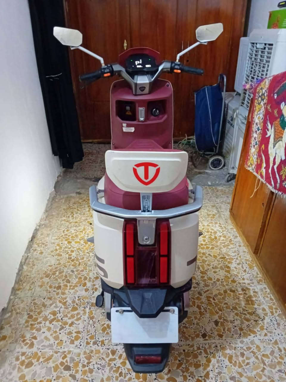 سلام عليكم دراجه بهاذ لشكل جديده زيرو مكلف بنشر ***********هاذ رقم صاحب لدراج لعنوان لبياع
