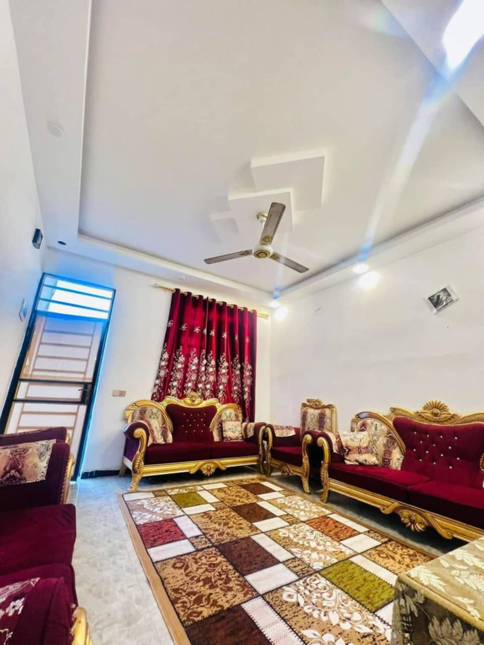 يالله يوجد بيت مساحه 70 متر اللبيع طابقين يتكون غرفتين وصاله ومطبخ وخدمات زيرو لبيت موقع الدوره ابودشير خط نفط قرب من حي الصناعي طابو زراعي سند 25 قرار محكمه السعر 75 وبي مجال قليل الاستفسار ***********
