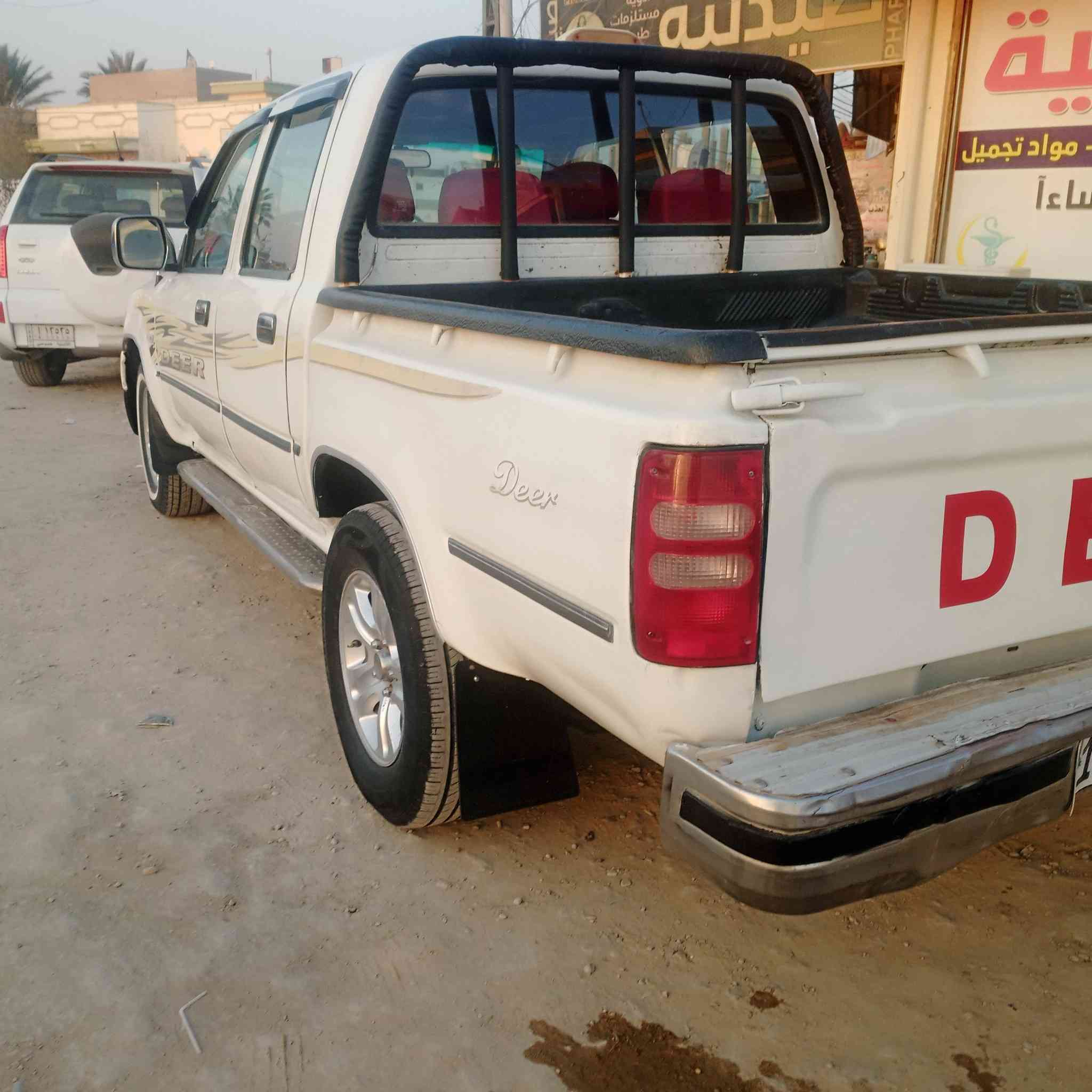 السلام عليكم دير 2009للبيع مكفولة سياره نضيفه رقم بابل دولي مكينه وكير وحداديه وتخم  تاير سياره جديده المكان ديوانيه عفك ارقم ***********
