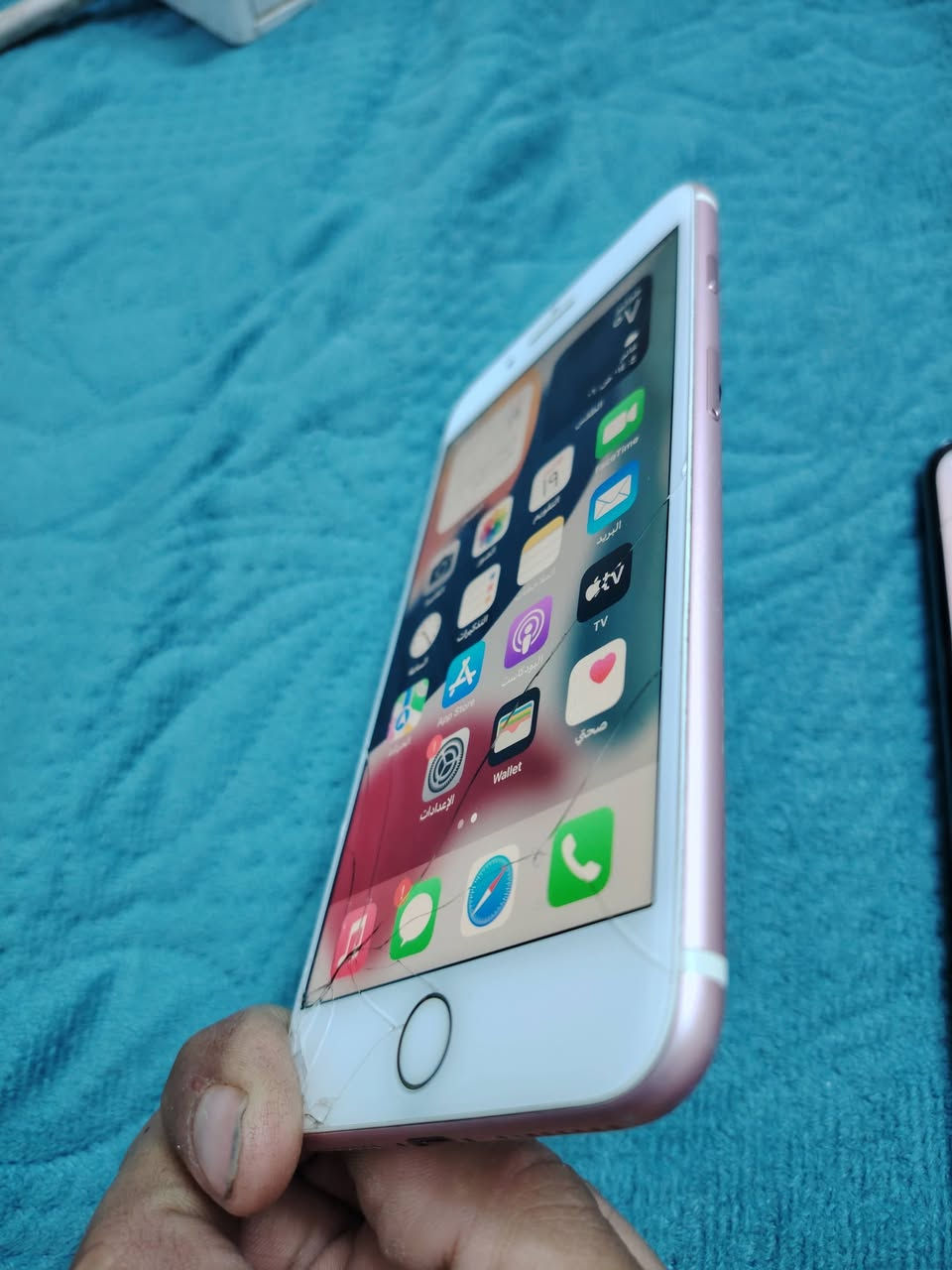 ايفون 7 بلص ذاكره 128 بطاريه 77
فطور بل شاشه شغال كلشي بي 
***********
سعر 80 وبي مجال
