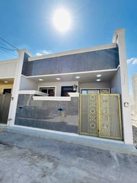 🏠 يوجد بيت مساحة 100م طابق ونص واجهه6.25م -نزال 16م   يحتوي البيت: وسع...