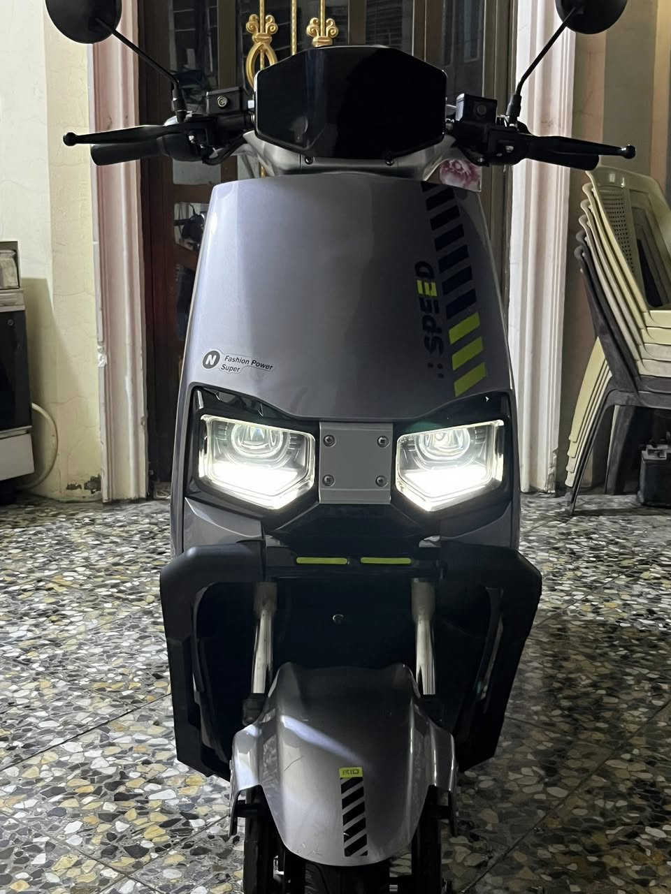 السلام عليكم دراجة شحن للبيع مصارلها هواي من مشتريهة بطاريات شرط تفحصهن ضمان الملف والعقل بيها شخوط بسيطة بيها مثبت سرعة R رجوع للخلف لايت عدسة عالي ناصي كلش قوي حساس بارك مال ازدحام قاطع دورة السعر 650 وبيها مجال للشراي اليجي ما ارجعة ان شاء اللة لأن متوازي عنواني الغزالية *********** بي واتساب
