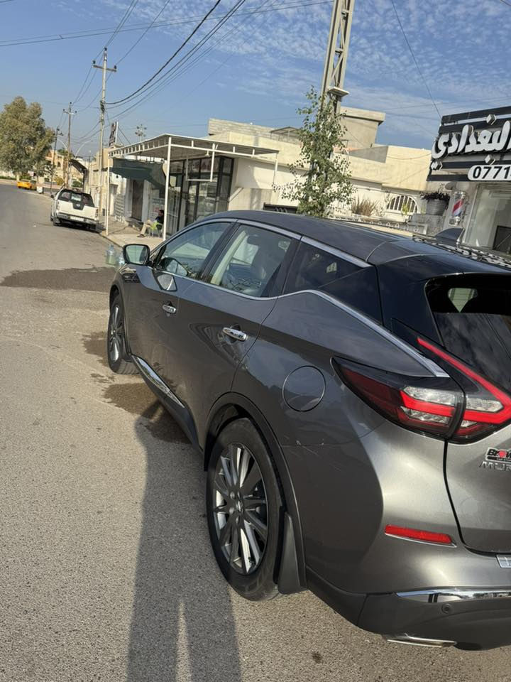 موديل 21 نيسان موارنو بدون صبغ فقط بارد مثل ما موضح بالسونار   ماشية 107 الف مو ميل جديدة بعده لووك السيارة احلى من الصور 
مكان السيارة كركوك 
***********
