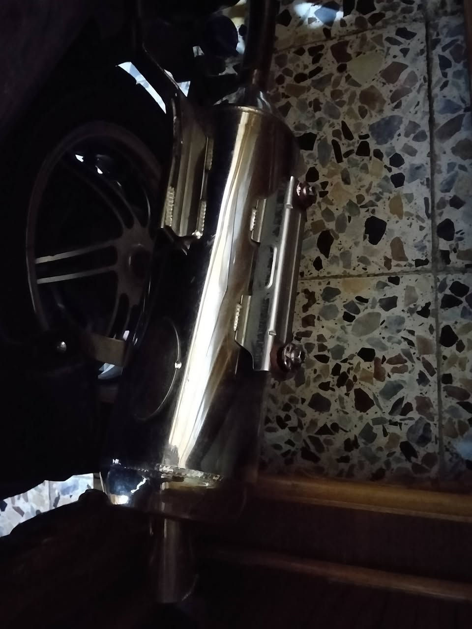 السلام عليكم دراجه للبيع كلها بلاديه العنوان بغداد الاستفسار الرقم سعر مليون 300 كفر اصلي كلها اغراض اصليه***********
