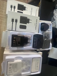 شواحن راقيه كولش مخرج ومدخل تابسي بقوة  45W العدد : 12 قطعه  تريد شلعه...