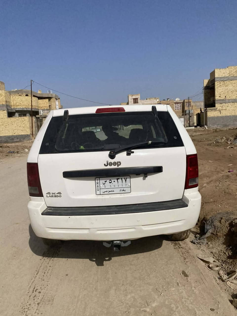 جيب شيروكي موديل 2008 السياره مكفوله عده ضربه الوارد وبيه طخه بصيطه بجاملغ المامي مثل ماواضح  بصوره للاستفسار *********** غير متواجد علفيس
