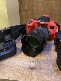 كانون 750D • عدسة 18-135 • كرب باتري