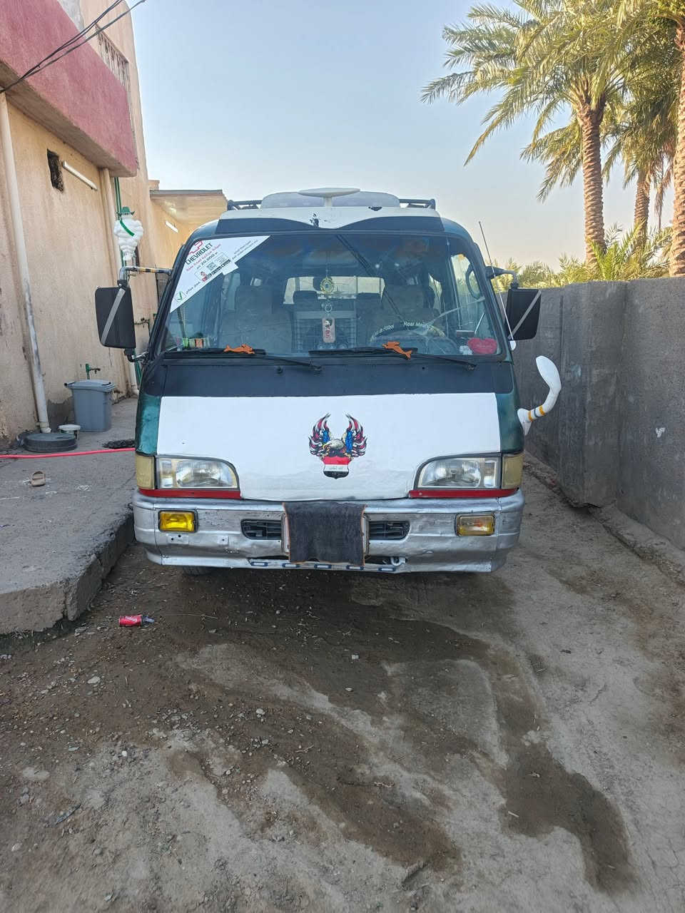من رخصت صاحب الكروب المحترم كيه اسيا للبيع محرك وكير واكسن وصدر ودوشمه وكهرابايات كفاله تخم تاير اسعر 45 وبيها مجال سنويه 28بقداد الماني االمكان بغداد الطيفيه ***********///***********
