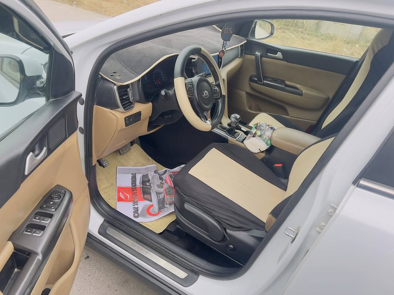 السلام عليكم كيا سبورتج خليجي 
موديل ٢٠١٨ رقم بغداد انكليزي بسمي 
ماشية ٨٠ الف 
السيارة بيهة جفية على صفحة سايق بجم وضهر كبس ابلادي 
تبريد قطعتين وبردة خلفية للصندوك وباقي المواصفات معروفة 
رقم تليفون صاحب السيارة ***********
