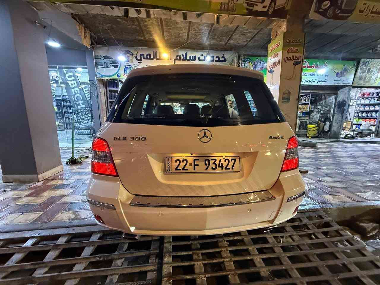 مارسيدس glk300 موديل ٢٠١١ ستة اسلندر رقم اربيل بيها رشتين صبغ اثر شخوط ترهم مراوس حسب القناعة سعرها ١٦٥ وبيها مجال 
اتصال على الرقم *********** وبيه واتساب.
