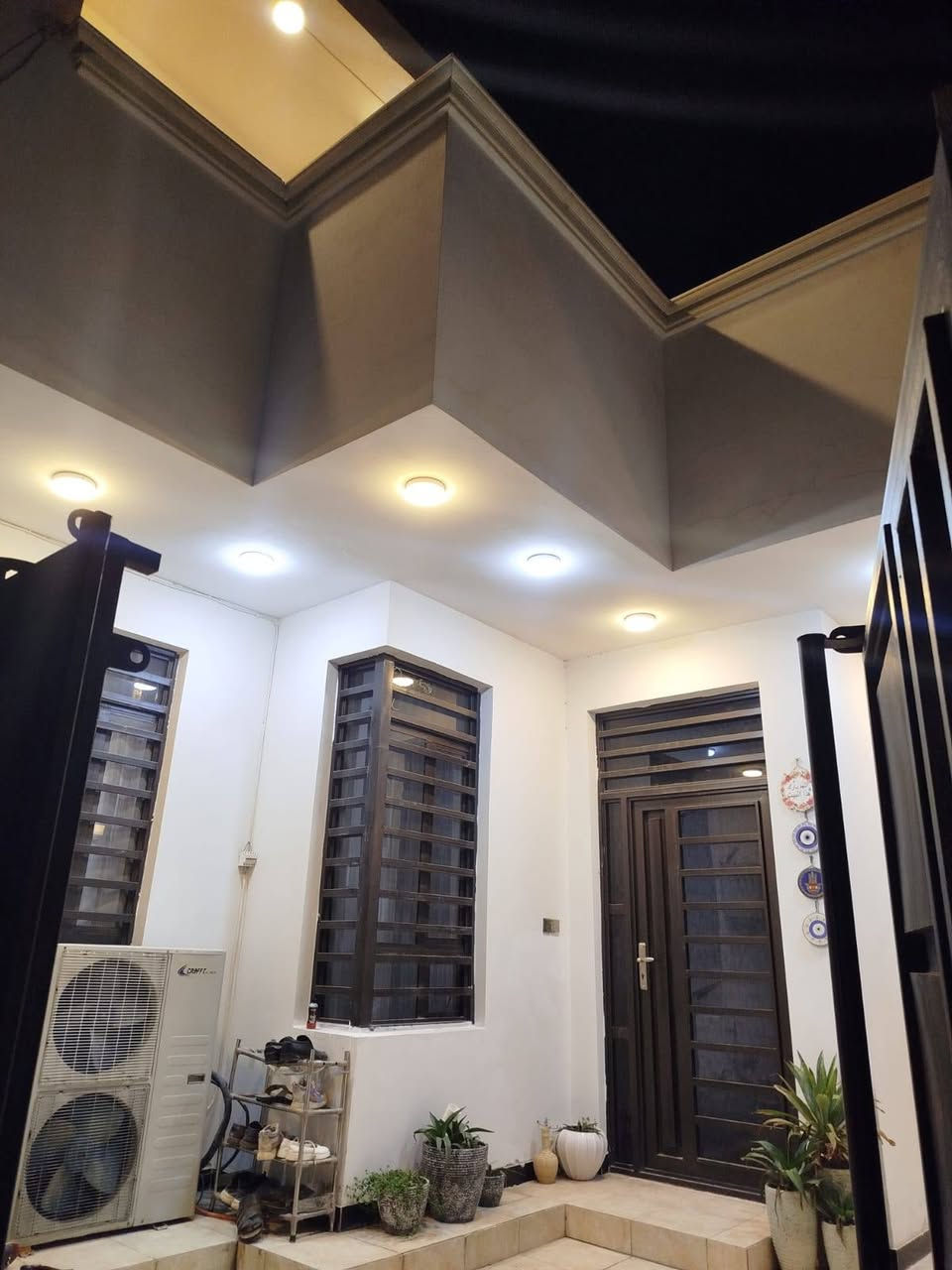 مساء الخير
للبيع للبيع للبيع
دار سكني في حي الزراعة
المساحة ١٣٠ متر
الوجه ١٠ متر.
النزال ١٣
ركن
بناء ٢٠٢٥
عرض الشارع ١٢ متر
تبليط ومجاري
وارصفة

غرفتين نوم
استقبال
صالة
مطبخ
صحيات
فووول
مزود بطاقة شمسية ١٢ امبير
على مدار ٢٤ ساعة
السعر مناسب
للأستفسار الاتصال على
*********** واتس
*********** اتصال
مكتب البصمة للعقار الضباط الثانية مقابل مذخر أدوية الراوي
