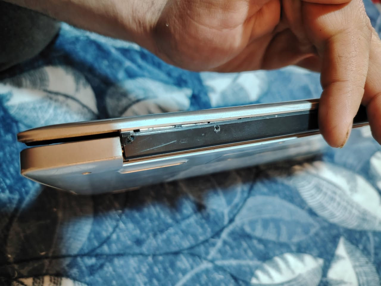 120 الف يحتاج تنضيف للكيبورد 
بعض دكم يشكله وبلصوره مثل ما موضح بسيطه
ويها موس وكيبور ويرلس وشاحنه بس واحد يرتبها لان ما الي خلكها ولا اشغلها وتوصيلها عليه


**إذا كنت صاحب هذا الإعلان وتريد حذفه لأي سبب، رجاءا أرسل رسالة إلى الدعم الفني**