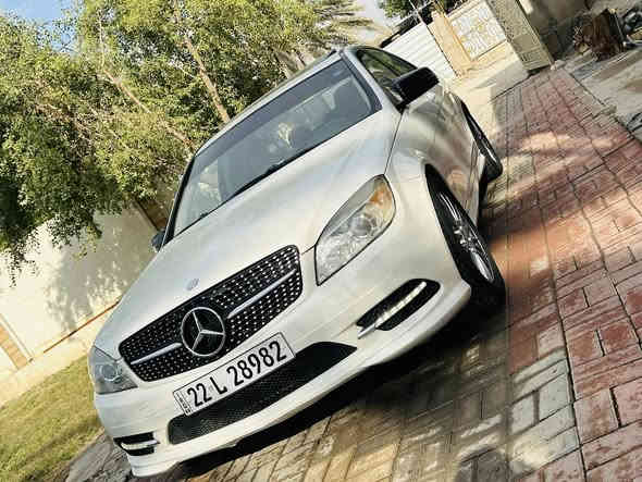 السلام عليكم مارسدس C300 موديل 2011 داخل عسلي تحكم جهتين برده خلفيه تخم تاير تخم ويل جديد بل كارتون صدر امامي خلفي لوك كير مكينه تبريد منضومه زنون كت AMGاربع اكزوزات رقم أربيل الدولي تحويل او وكاله حاضر بيها قطع كلير بيع اول مراوس حسب القناعه مكاني بغداد الدوره الاستفسار اكثر خاص وتأمر *********** 🌹
