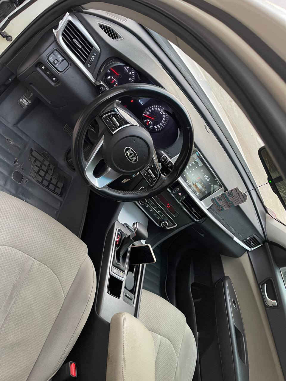 السلام عليكم كيا اوبتيما موديل 20 للبيع  السيارة خليجي شركه الدوليه موصفات محرك 2400 تحكمات حساس خلفي امامي السياره بيها صبغ بل جاملغ الامامي بدون حادث  السعر 186 لا ستفسار على الهاتف *********** وشكرا
