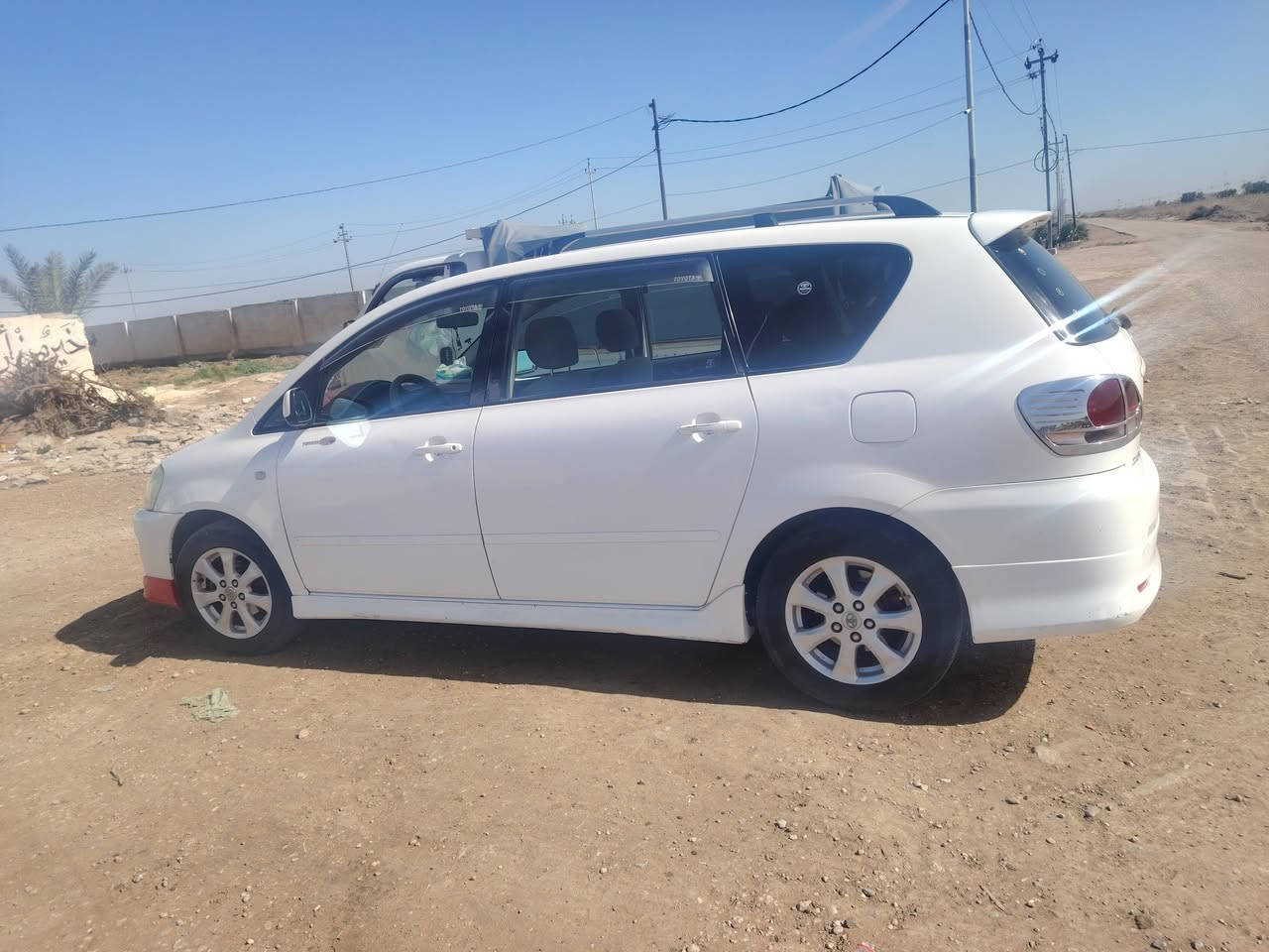 تويوتا ابسم عادي موديل ٢٠٠٢ تو ويل تدفئه وتبريد تغليف ارضيه كشنات كرستال 127وبيها مجال ***********
