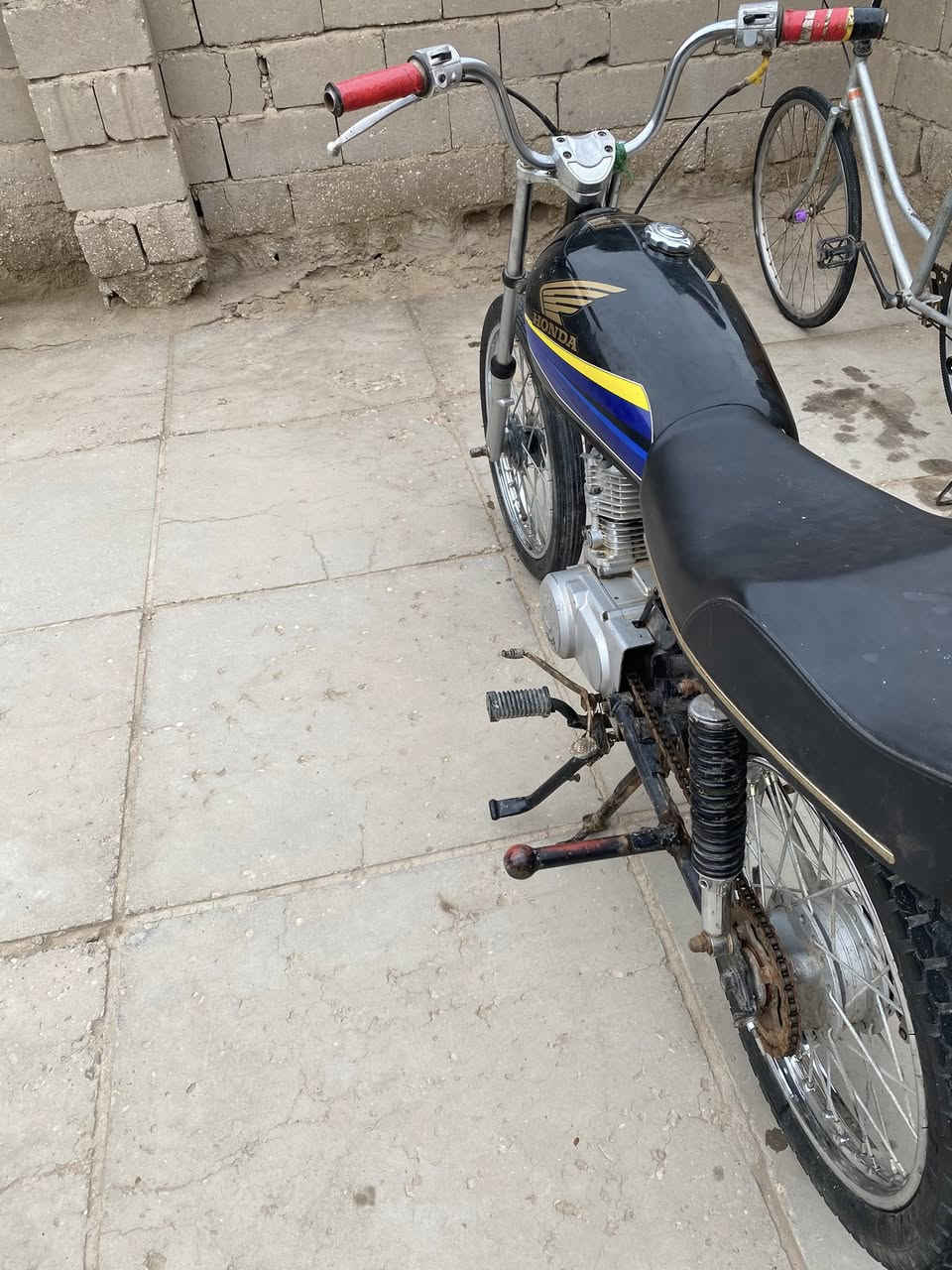 سلام عليكم كلك كلك  دراجه البيع محرك موديل 
٢٣مفوال نهضه أو شلعه 

دراجه شوفت عينك غراض كله جديد 
مستعجل عليه مكاني ديوانيه يم سيطرت عفج


**إذا كنت صاحب هذا الإعلان وتريد حذفه لأي سبب، رجاءا أرسل رسالة إلى الدعم الفني**