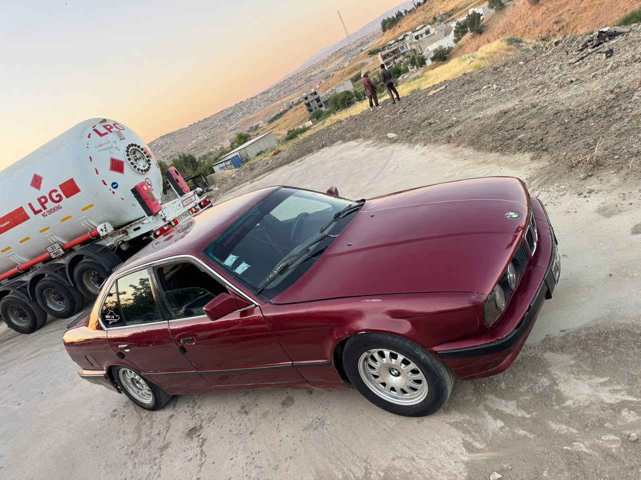 مؤديل 92 مةكينه520 گير حادى گيرو مةكينه بةشةرتى فيتةر موسو براوه بةشةرت سةناويه ئةواليةت بةشةرت كارةبةيو قفل مةركةزى هةموى مةزبوته سةيارةكة پيشو پشتى توند كرايتةوه بئ مةسرةفة هيچ كيشةيكى نيه گؤرينةواش دةكةم شوئن شةقلاوه


**إذا كنت صاحب هذا الإعلان وتريد حذفه لأي سبب، رجاءا أرسل رسالة إلى الدعم الفني**