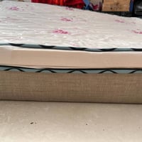 سرير • غرفة نوم