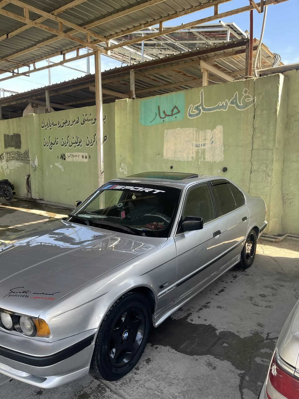 بسم الله رحمان رحیم
BMW e34 525
شتی نموونە و جوان و پاک ماوەتەوە 
گێر و مەکینەی ٥٢٥ تاک دیجیتال مۆدیل ٩٣ 
مواسەفات(سلایت-تەبریت لەسەر سویج-قفل مەرگەزی -
ئاوینە گوی بەرخ-کوشن جلد-ABC-٤ جام کارەبا-سوکان پاوەر) بۆ جوانی کراوەبە m کامل مەسرەف کراوە بێ نوقسانی 
(رۆنی مەکینە-ئایدرۆلیک گێر-فلتەر) گۆراوە سەیارەکە بێ دەعم و لێدراویە تەنیا عام کراوە بۆ جوانی سەیارەکە سەنەوی لەگەلە بەشەرتی موس و براوە و ١٠٠٠ وەستا شوین کۆیە بۆ نرخ جاتم بۆ بکەن گۆرینەوەش ئەکەم لەسەر دل گراتن 
ژ.م ***********  / شوین کۆیە
