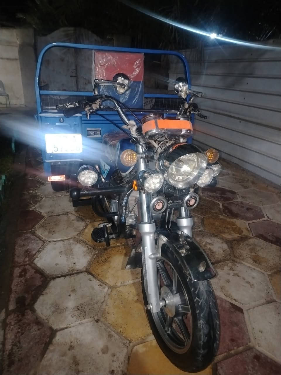 ستوته للبيع مديل ٢٣ المكان سوق الشيوخ رقم وسنويه كبل نداور السعر خاص ***********
