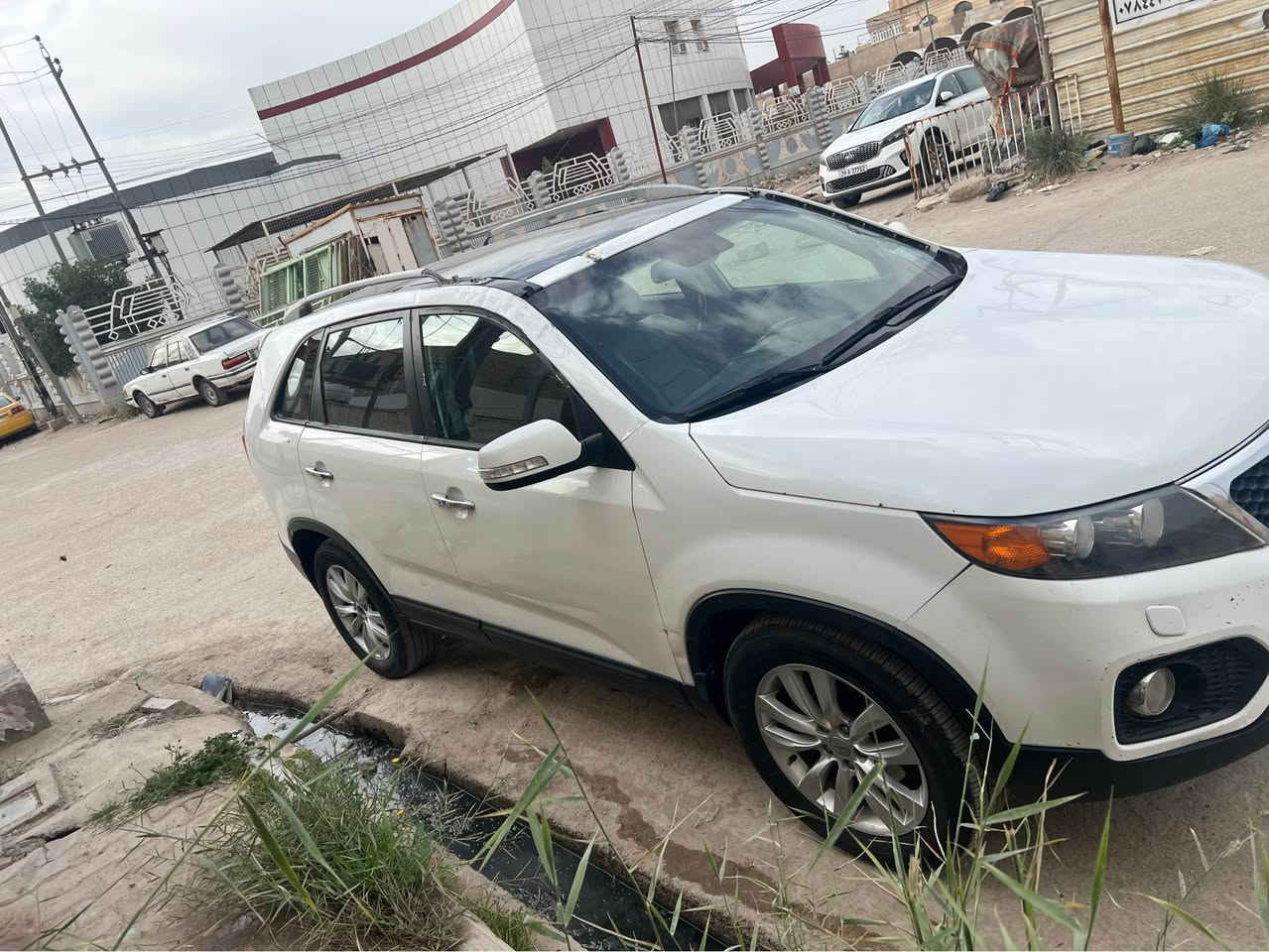 السلام عليكم 
سورنتو موديل ٢٠١٢ خليجي فول مواصفات
رقم بغداد الماني راعيه يريد مداور اليشتري شرط يداور  
بنورامه
بصمه 
كشنات جلد 
سته اسلندر 
سبعه راكب 
علمن السياره واكعه عليه سقيفه ومبدله البنورامه وبيه طعجات خفيفه بالتكم ممصلحات اني مشتريه على هاي الوضعيه يعني مو عندي صار بيه هيج  
مكان السياره ذي قار الشطره 
للستفسار ***********
غير متواجد على النت  ( بيع فقط بدون مراوس) الشطره, ذي قار
