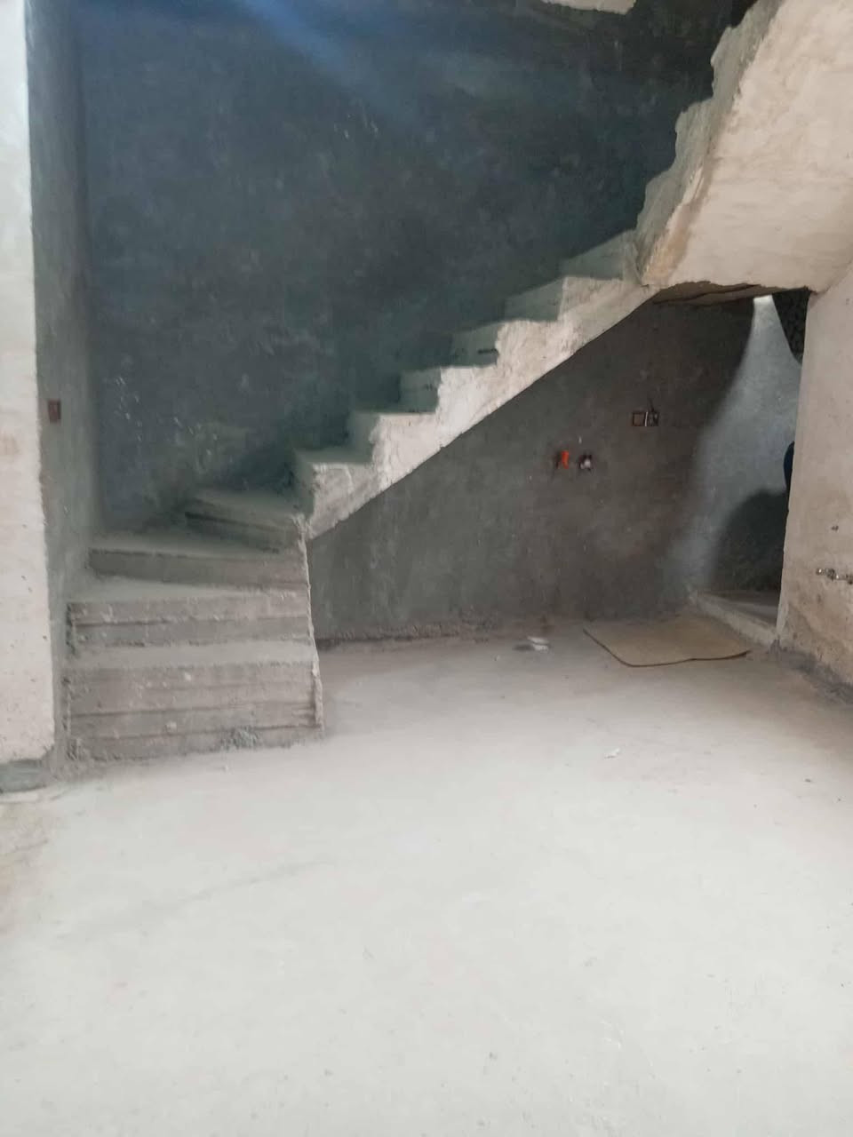 بيت 100 متر مربع ركن للايجار او للبيع الموقع زوير فرع سيد علي الرقم بي وتساب *********** ما ارد على تعليقات
