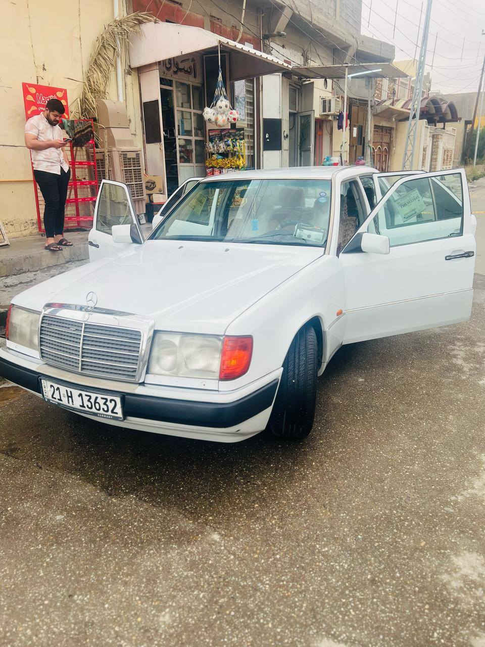 السلام عليكم ورحمه الله
مرسيدس بنز 1990
رقم سليمانية دولي
باسمي السنوية لل28
سياره كفالة عامة 
سنتر لوك 
سلايت طكتين 
اربعه جام كهرباء 
تخم تاير جديد 
ويل كب تفاحه 
محرك بطة 3000
كهربائيات كلها شغاله 
تبريد تدفئة شغال 
تحويل فقط ما اسوي وكالة 
سياره كفالة عامة من الصبغ والضربة 
سعر السيارة80وبيها مجال للشراي 
مكان السيارة ديالى جلولاء 
للاستفسار الاتصال على الرقم ***********
