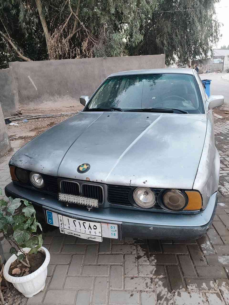 السلام عليكم من رخصت صاحب الكروب 
سياره بيئم حجم 535 كَير عادي لون رصاصي رقم مثنى السياره يرادلهه ترتيب الكشر تعبان  مكينه وكير و اكسل خير من الله حداديه 70٪ كهربائيات شغاله غرفته زينه دشبوله زين مامفطر السعر 30 وبيه مجال الاستفسار ع هذا الرقم *********** العنوان الديوانيه قضاء الشاميه
