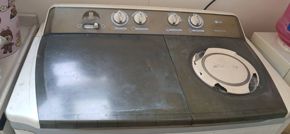 غساله ال جي حجم كبير تغسل بطانيه نفرين شغاله وغسلها يجنن بس المجفف يطلع صوت وميفتر ب٥٠ وبيها مجال مكانها سبعه نيسان


**إذا كنت صاحب هذا الإعلان وتريد حذفه لأي سبب، رجاءا أرسل رسالة إلى الدعم الفني**