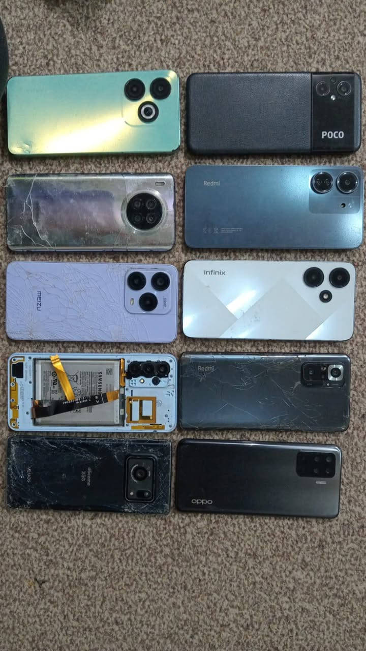 السلام عليكم 
للبيع شلع اخوان ما ابيع مفرد 
سعر القطعة ب ٢٥ الف تفاصيل أكثر تعال خاص 
مكاني بغداد جميلة شارع خير الله 
***********
