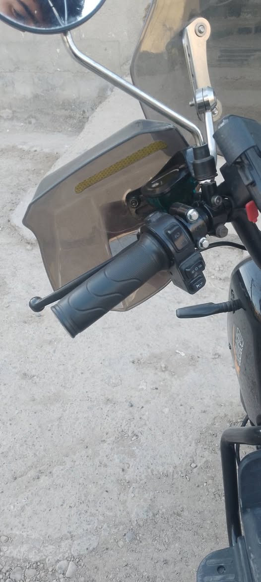 دراجه شحن نوع كوريا ام ار البيع مستعجل
سلام عليكم شباب دراجه شحن نوع كوريا ام ار حجم 19ملف 2000 عقل رياضي بريكات هايدروليك  شاشه تعرضلك العطل نضام بارك نضام Abis مانع انزلاق  بيه قاطع دوره وبعد بيه مواصفات  سرعه 70بتبيق ويز السعر790وبيه مجال


**إذا كنت صاحب هذا الإعلان وتريد حذفه لأي سبب، رجاءا أرسل رسالة إلى الدعم الفني**