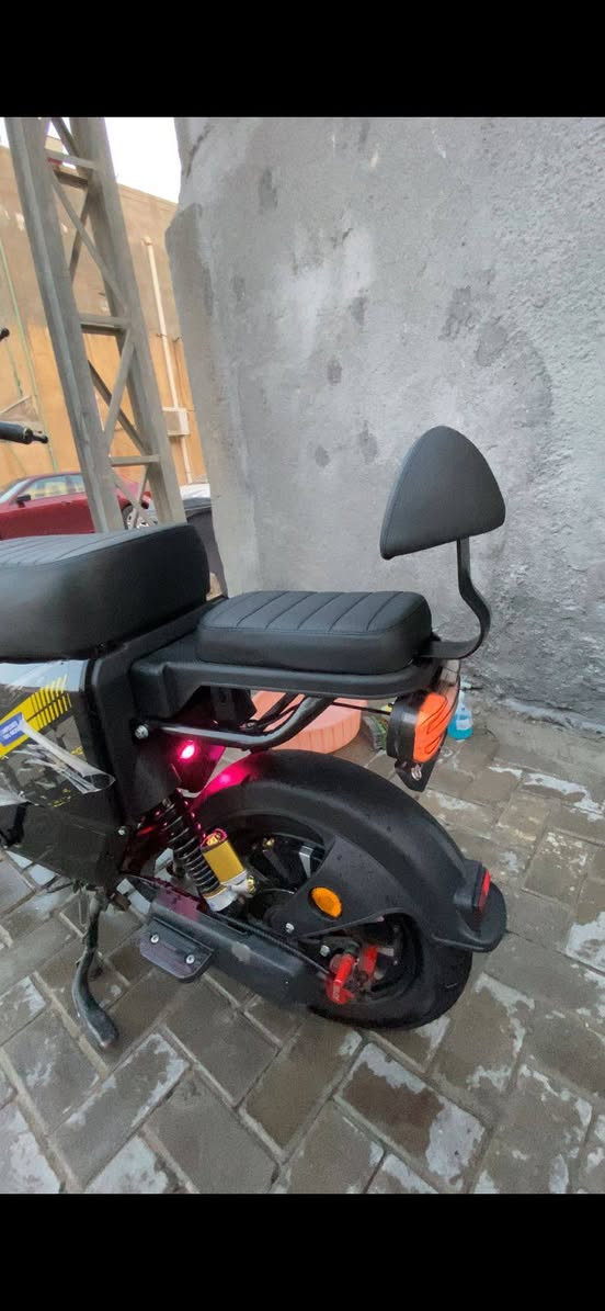 سلام عليكم الدراجه للبيع R11 مكفوله من كلشي الكهربائيات گلهن شغالات البريكات شغالات كلشي بالدراجه شغال + بيهه بلوتوت صوته كلش واضح السرعه 120 ولدراجه سالهه 35 يوم من خذيناهه سعرهه 650 وبيهه مجال للطيبين هاذ الرقم للستفسار ***********
