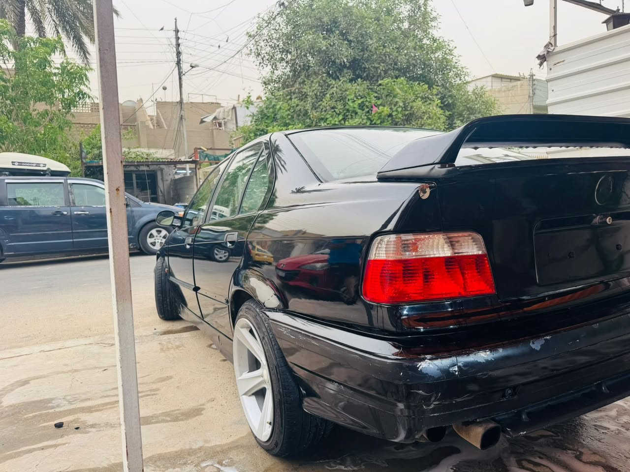 السلام عليكم
بي ام دبليو e36 320
مكينه 20 مسكر اصل بلادي كير عادي
صبغ عام جديد درجه اولى تبريد شغال 
رقم بغداد دولي بأسمي 
مكاني بغداد البياع 
السعر 48 
تفاصيل اكثر عالرقم 
*********** بي واتساب

مكلف بلانشر للاستفسار اتصل على الرقم
