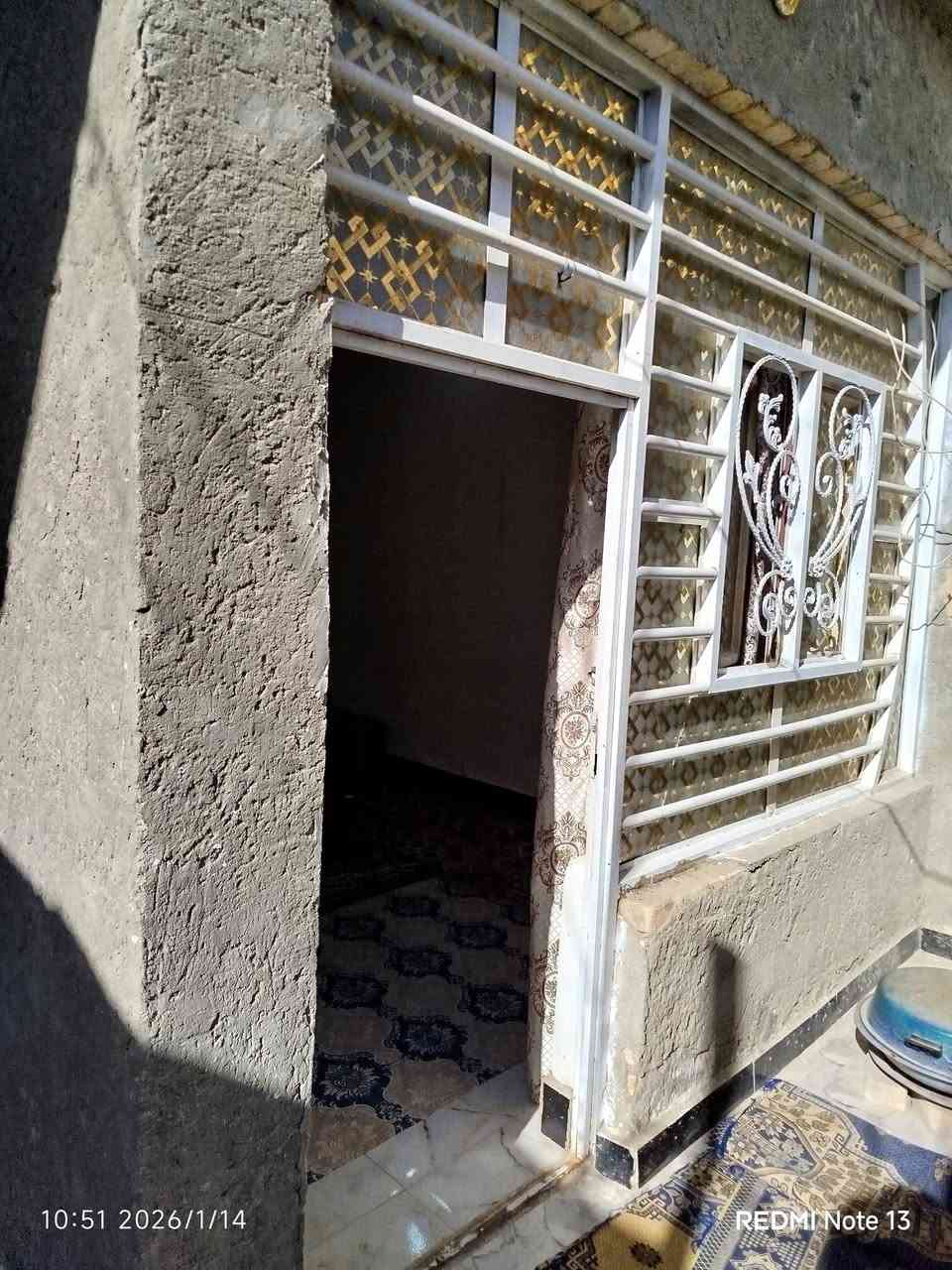 يوجد دار للبيع مساحه 125 في ناحية العباسيه  حي المنتظر طابو صرف 
يحتوي علا طابق ونص الطابق الاول يحتوي علا غرفه صاله واستقبال ومطبخ وصحيات والطابق الثاني يحتوي علا 2 غرف واصاله هيكل للاستفسار 
انتصل علا:  ***********
واتساب ***********
