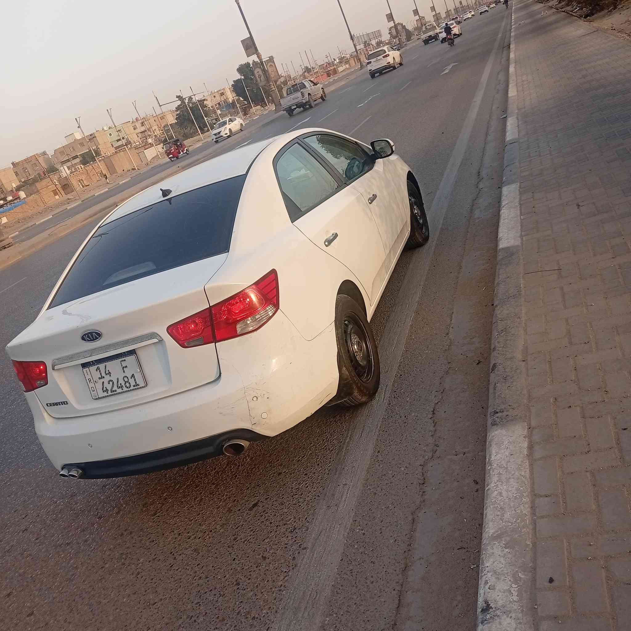 السلام عليكم كيا سيراتو للبيع موديل 2013 فول مواصفات ما عدا البصمه تبريد منظومه جديده تخم تاير جديد بيها بوارد قليل قطعه واحده صبغ والسونار موجود المنشور سعر 100 صاحب السياره يريد تحويل رقم بصره مكان السياره بصره رقم الهاتف ***********
