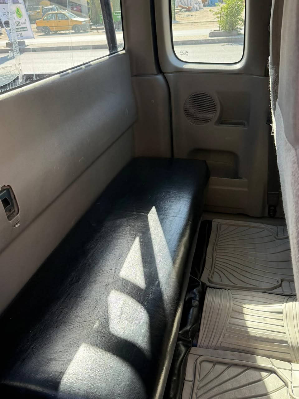 السلام عليكم ورحمة الله 
 من رخصة الادمن
عندي جمسي كانيون موديل2006 مكينة وكير وحدادية جديدات السيارة جاهزة ومرقمة وباسمي شغل واطلع للتوصل اتصل على الرقم *********** مكانها البياع الشرطة الرابعة
