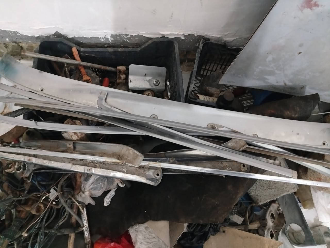 تفصيخ سوبر شنو تريده غراض موجوده مكينه وكير ثنين ونص شرط الفحص تحويره كامله عنوان ناصريه رقم الهاتف ***********
