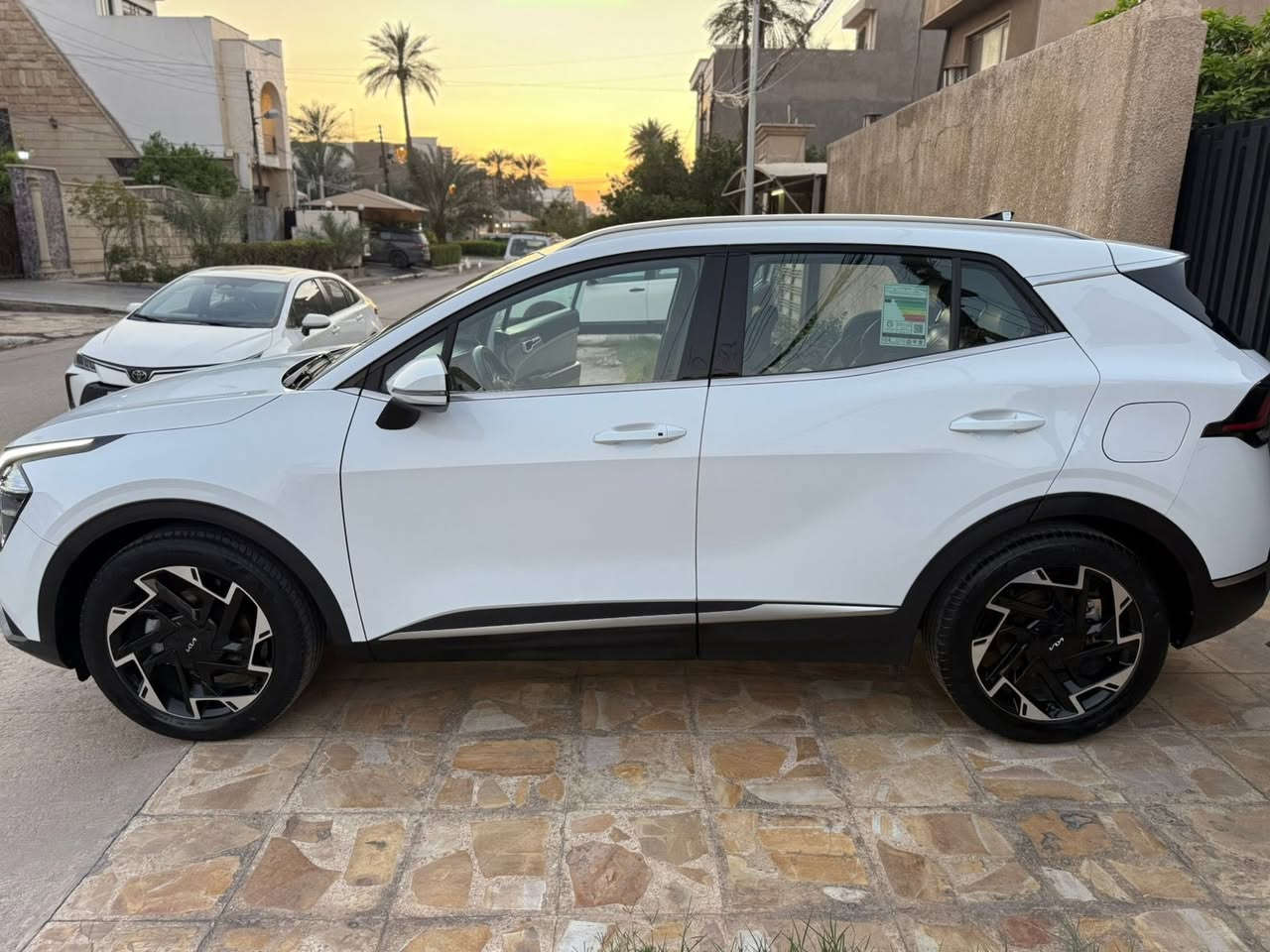 السلام عليكم كيا سبورتج خليجي موديل 2023 كفاله عامه من كلشي رقم بغداد بأسمي مواصفات بصمه 5 مودات قياده لايتات زنون داخل لونين وباقي المواصفات المعروفه السيارة جديده لوك بوضع الشركة السعر  216$ ماشيه 33 الف km عنواني بغداد حي الجامعه للاستفسار 
***********
علماً سياره ب اسمي
