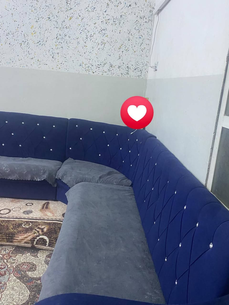 سعر التخت ٥٠
سعر الديوان الجوزي٧٥ ثقيل

سعر ديوان النيلي ٣٠٠فصال تركي بس خشب عراقي بي مجال
***********
