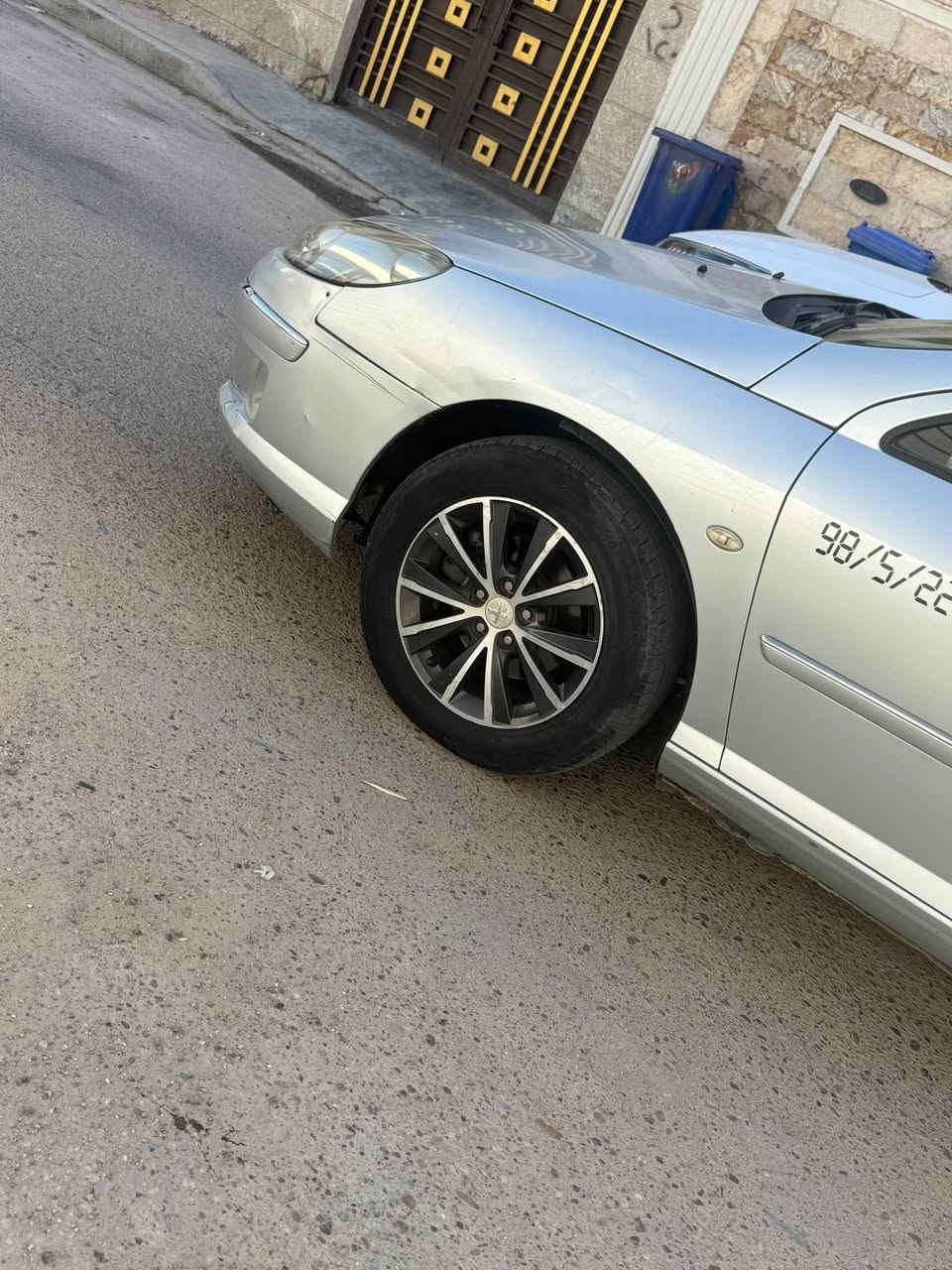 سلام عليكم
سيارة بيجو 407 2009 للبيع ما بيها صبغ السيارة بلادي كفاله كير ومحرك نقوصاتها بسيطة مكانها الدورة 
سعره ب55 وبيها مجال
للتواصل عن طريق الرقم ***********
