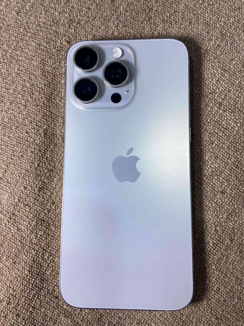 بطاريه 84
كارتون وياه 
شاحنه وياه 
بس مبدل شاشه اصليه 
قفلو 700 فيس إيدي شغال جهاز نضيف  *********** اتصل الموقع كركوك قضاء الدبس
