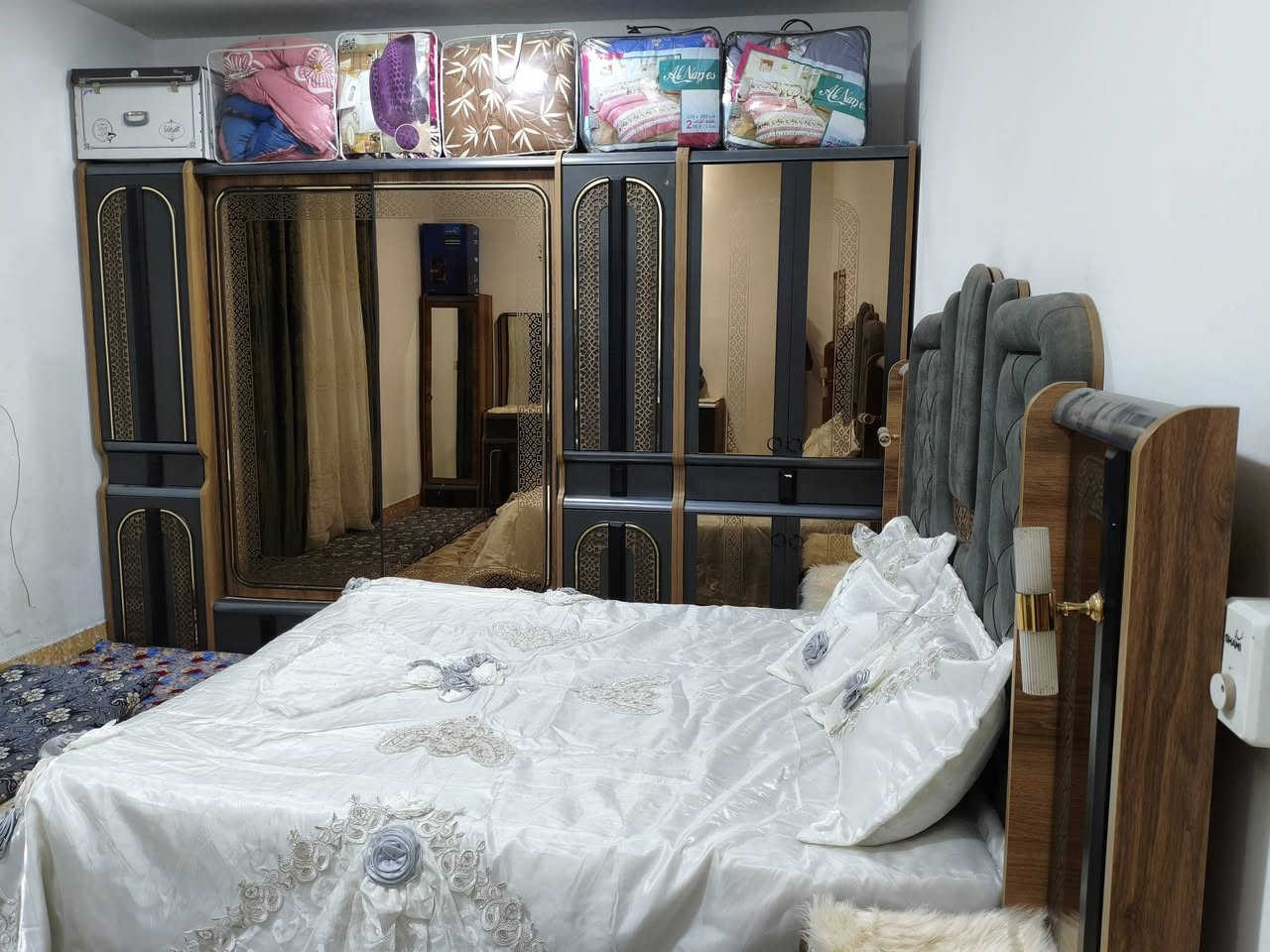 متاح غرفه تركيه 11قطعه نضيفه تلحيضات بصيطه جدآ السعر مليونين وبيهه مجال 
💯🇮🇶✅الرقم ***********
