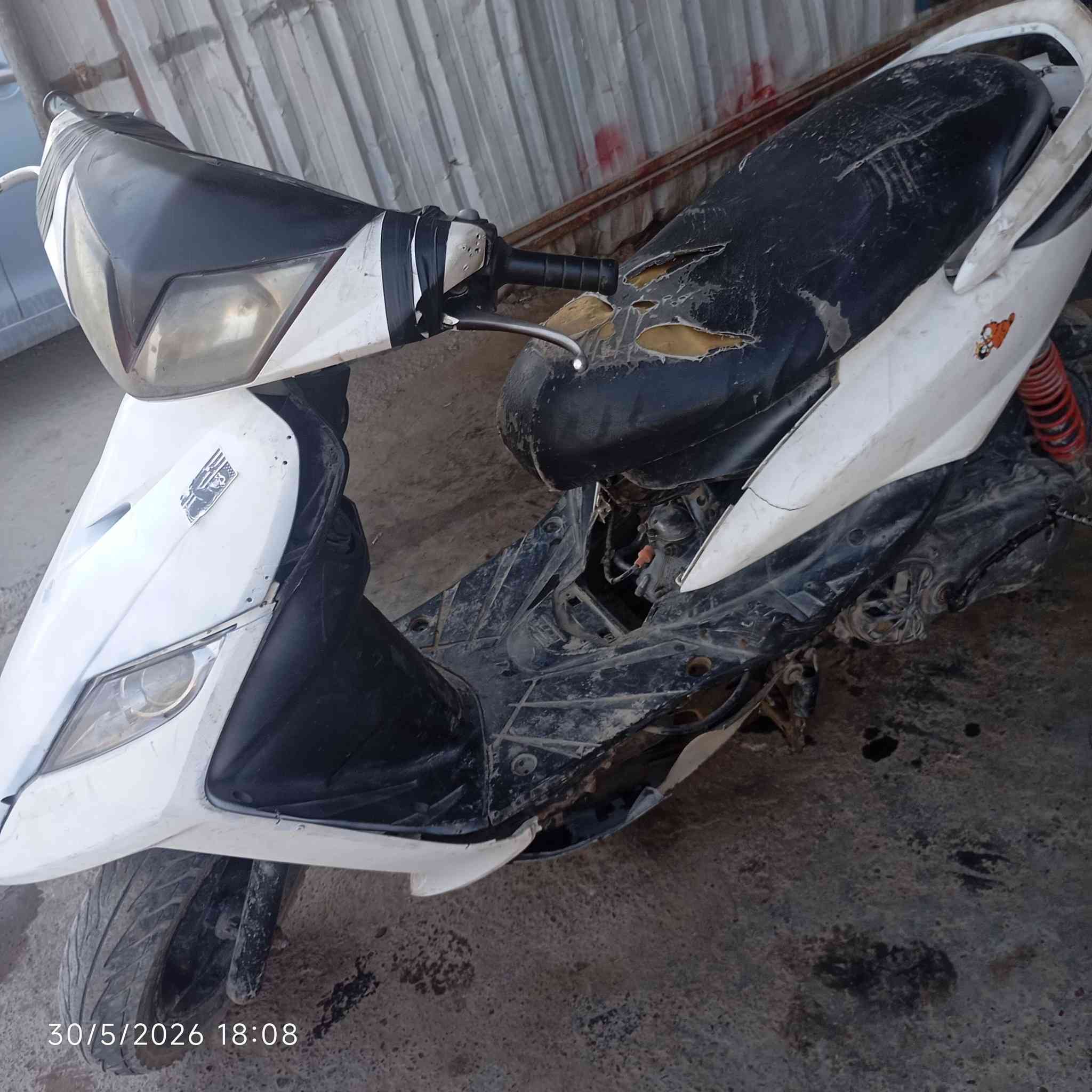 السلام عليكم دراجه ماكس ثعلب مكينه البلاديه مبدل فقط ولفات سعر 350وبيه مجال قليل مكاني بغداد تاجي سبع البور للتواصل ***********واتساب أو خاص
